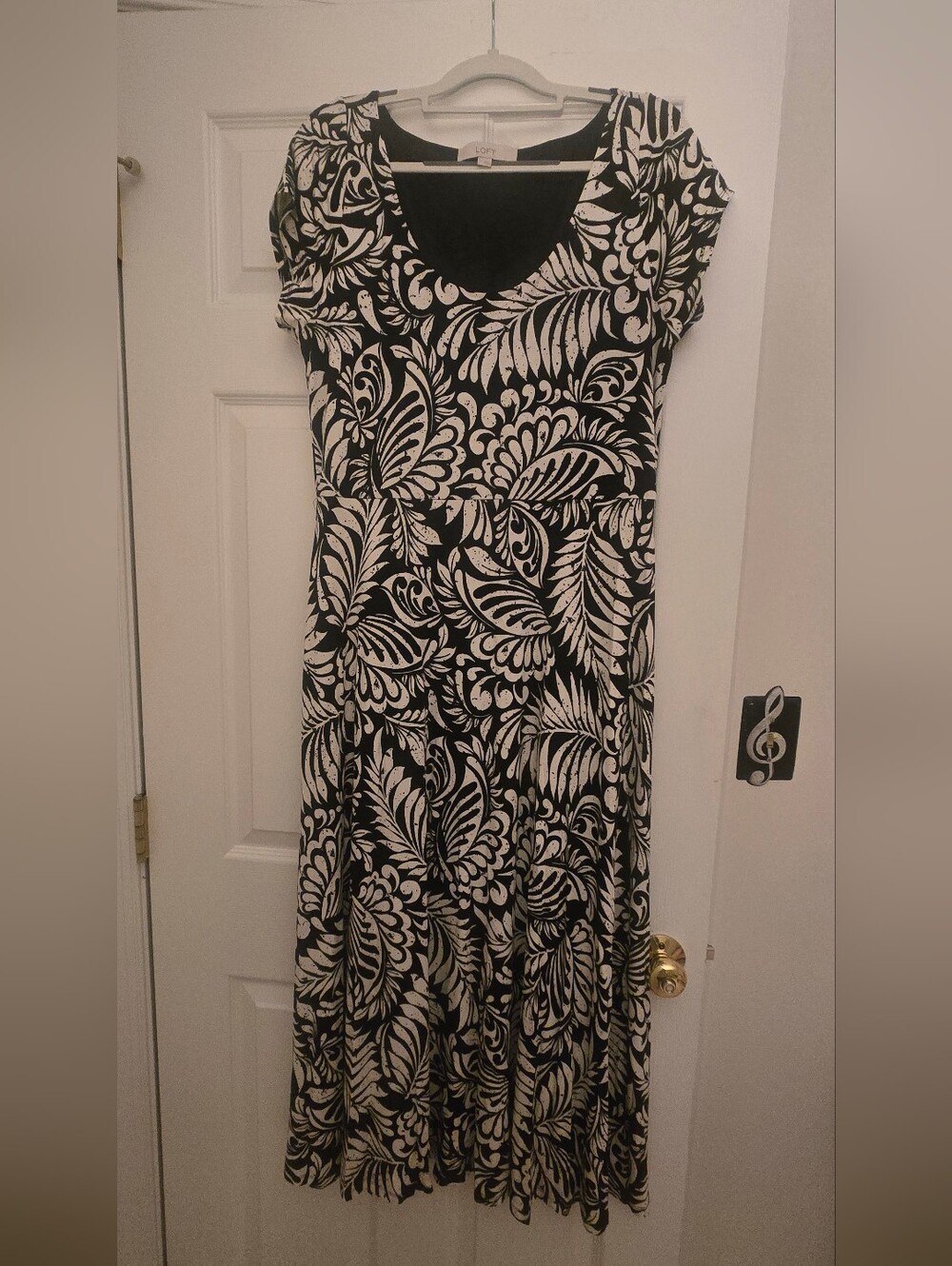 EUC-WORN ONCE! LOFT BLACK/CREAM TROPICAL LEAF PRINT MAXI DRESS ~ SIZE LARGE